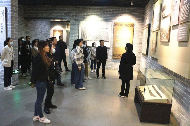 参观现场。张钊林 摄（建图） (2).jpg